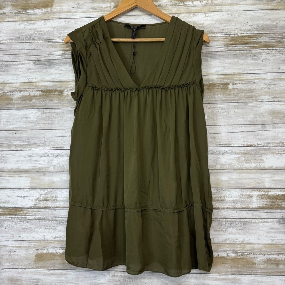 BCBGMAXAZRIA Women’s Olive Green 100% Silk Shirt Blouse size Medium